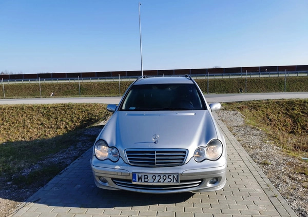 Mercedes-Benz Klasa C cena 5500 przebieg: 400000, rok produkcji 2004 z Borne Sulinowo małe 154